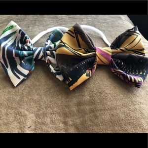 Small shop bows